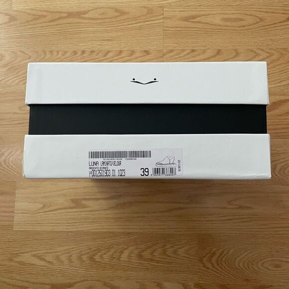 NWT Voile Blanche Luna Faux Fur Trim Mid Sneakers Shoe Size 37 / Size US 7 - Picture 5 of 10